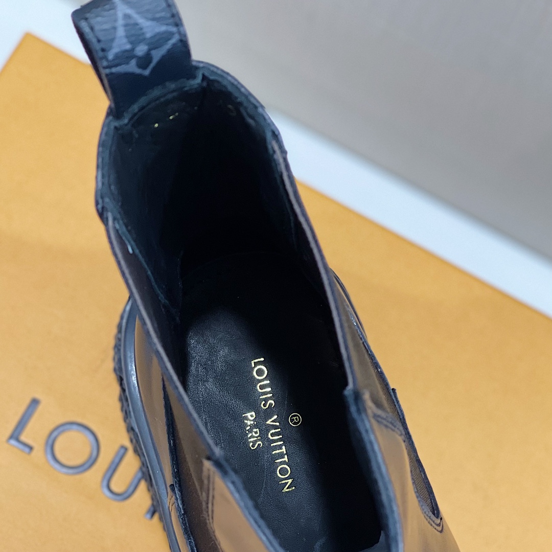 Louis Vuitton LV Baroque Chelsea Boot    1AAHB7 - FashionPlug