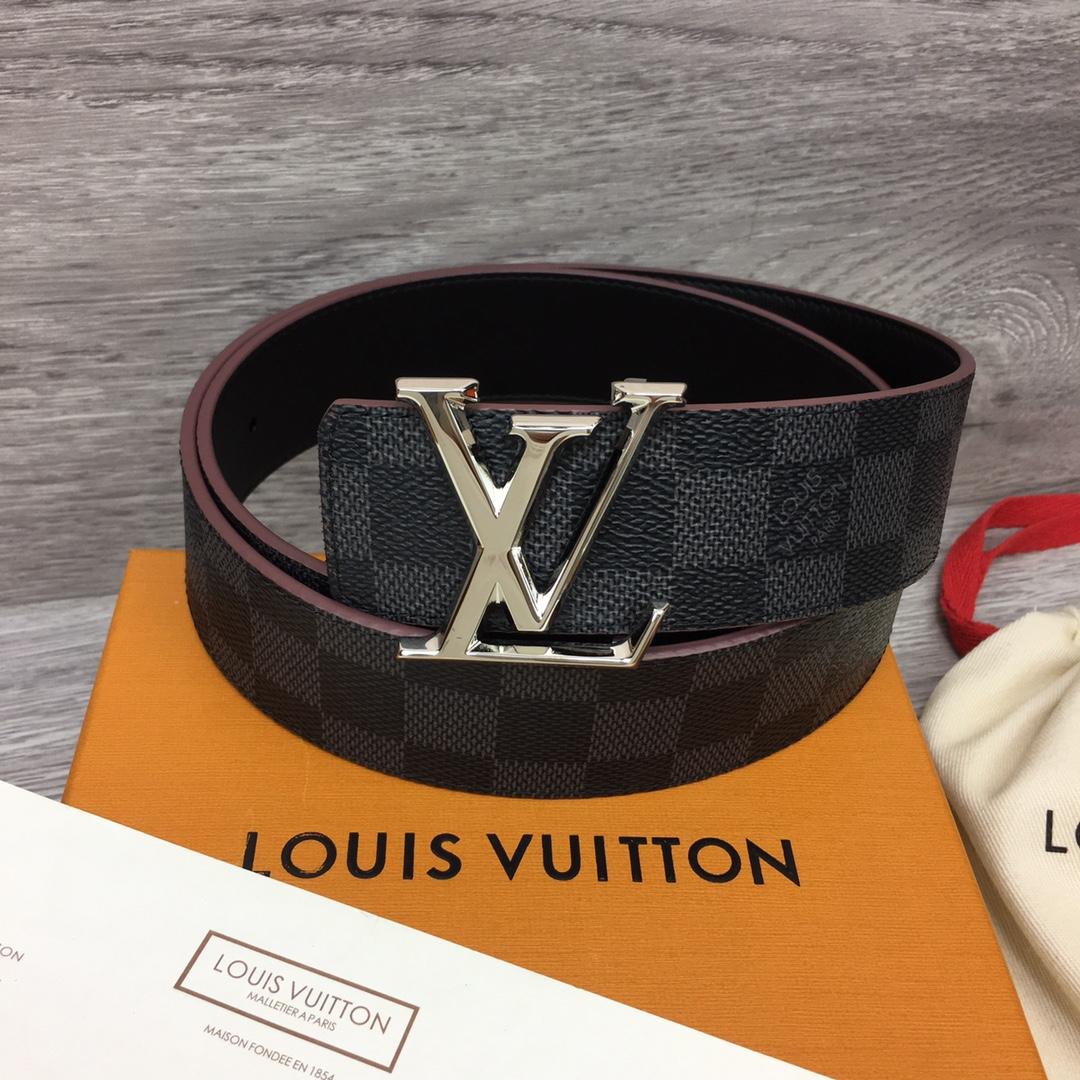 Louis Vuitton  LV Initiales 40mm Reversible Belt - FashionPlug