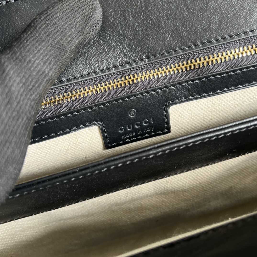 Gucci GG Matelassé Leather Medium Bag(32.5-20-10cm)   - FashionPlug