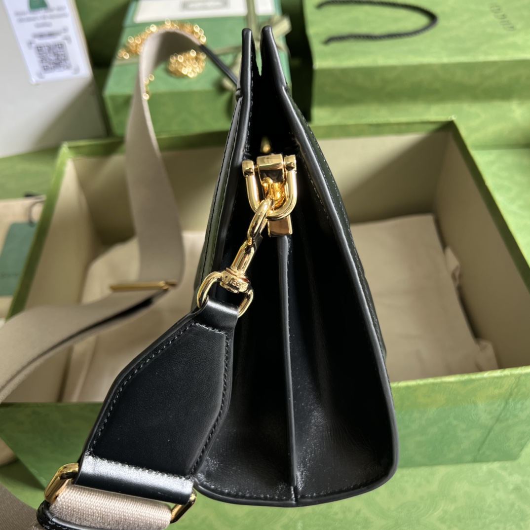 Gucci GG Matelassé Leather Medium Bag(32.5-20-10cm)   - FashionPlug