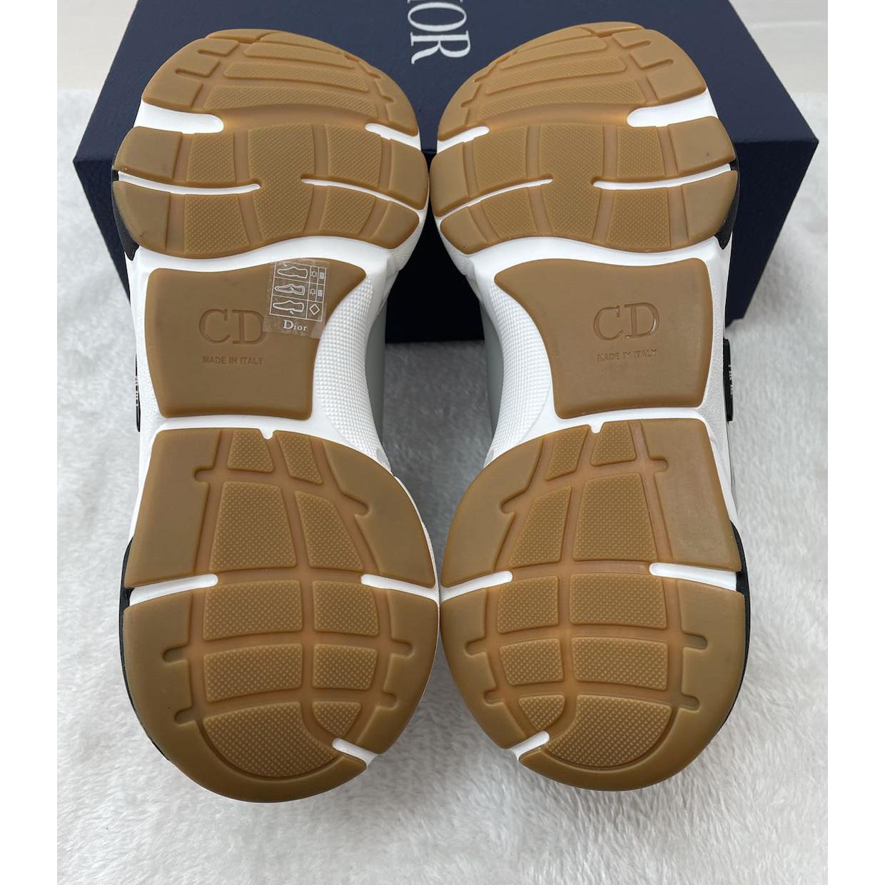Dior B22 Sneaker  - FashionPlug