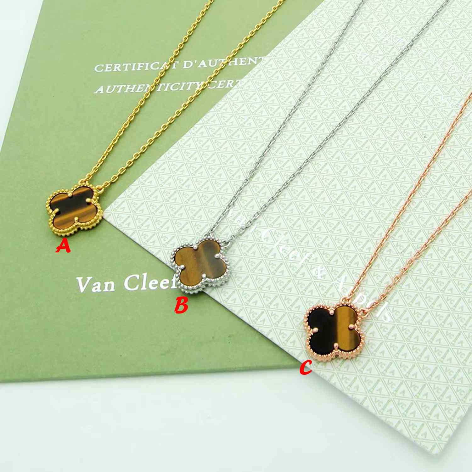 Van Cleef & Arpels Necklace - FashionPlug