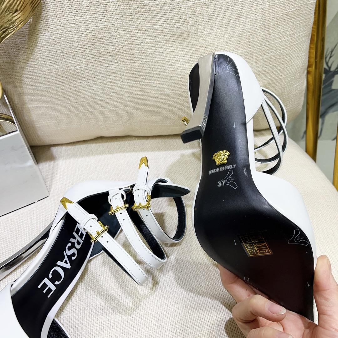 Versace Pin-Point Pumps - FashionPlug