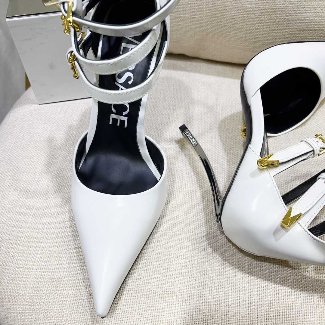 Versace Pin-Point Pumps - FashionPlug