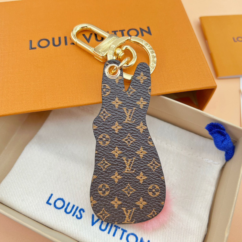 Louis Vuitton LV Bunny Key Holder    M00994 - FashionPlug