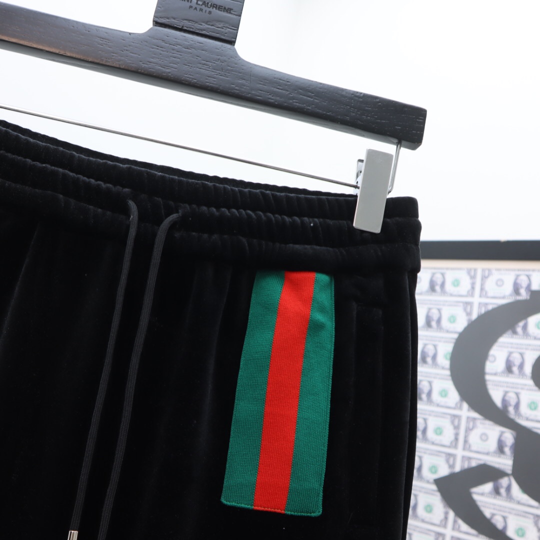 Gucci Zip Jacket & Jogging Pants - FashionPlug