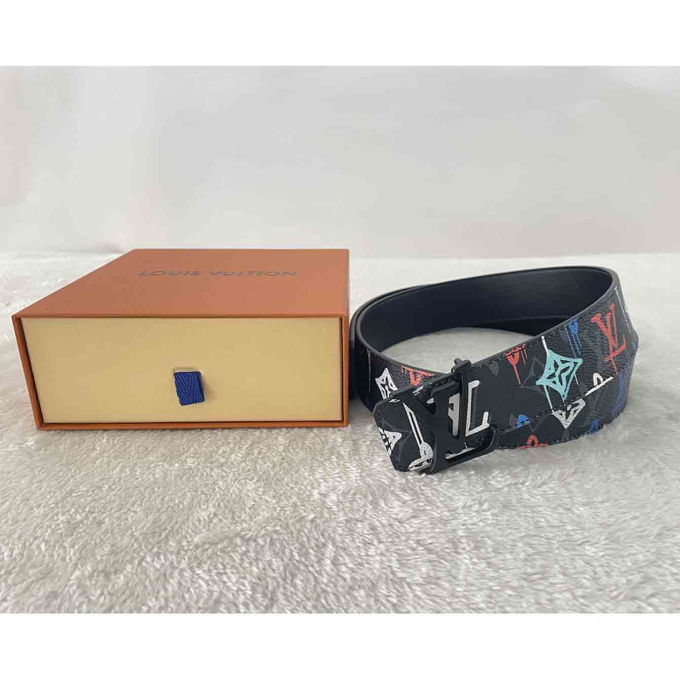 Louis Vuitton LV Shape 40MM Reversible Belt    M0637U - FashionPlug