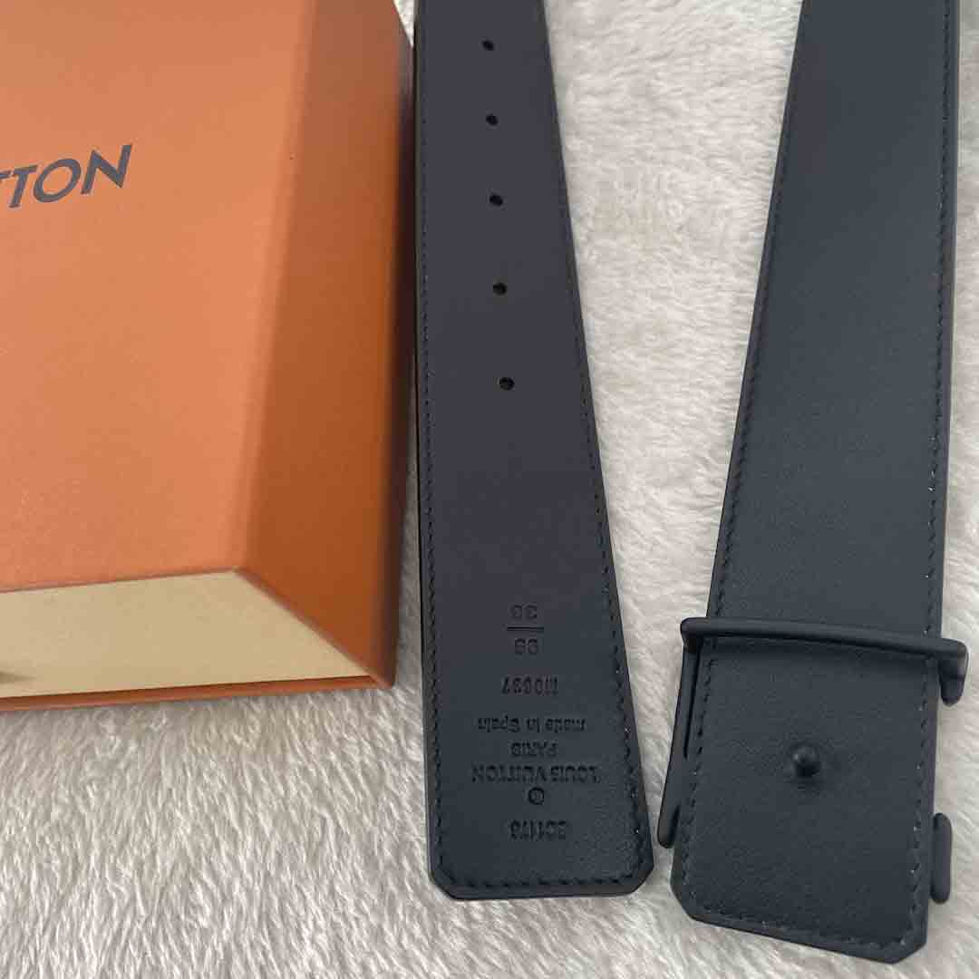 Louis Vuitton LV Shape 40MM Reversible Belt    M0637U - FashionPlug