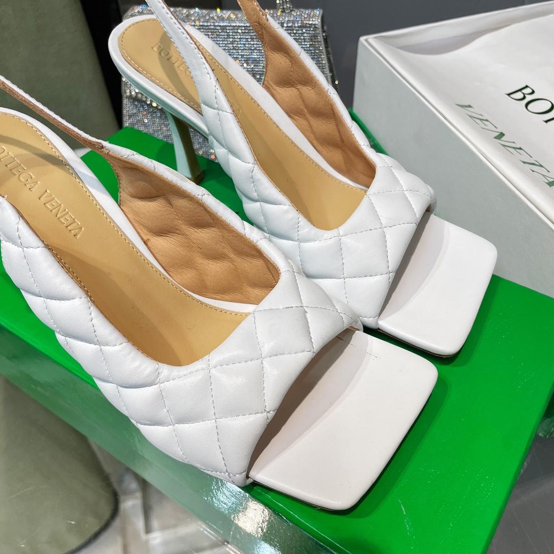 Bottega Veneta Padded Slingback Sandal - FashionPlug