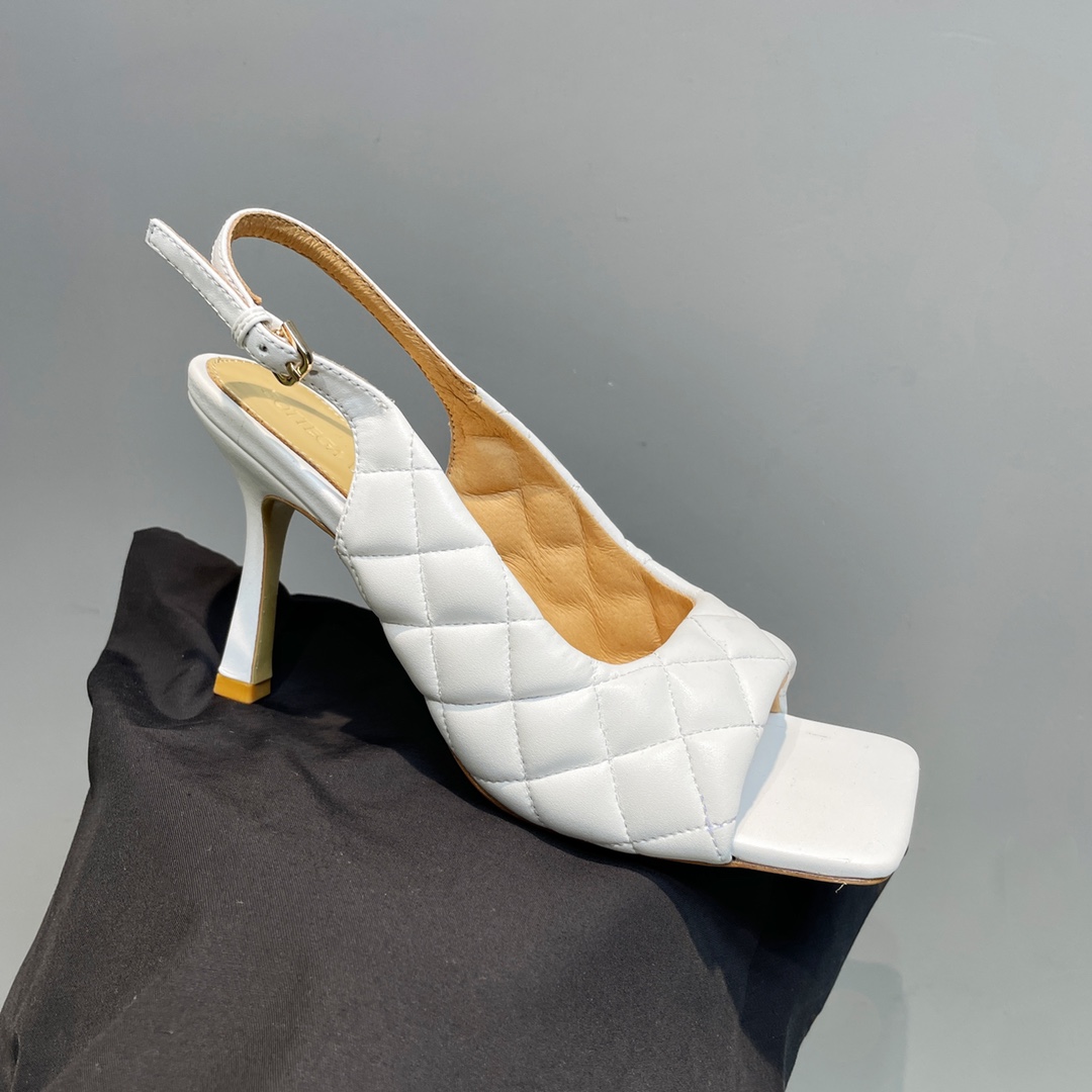 Bottega Veneta Padded Slingback Sandal - FashionPlug