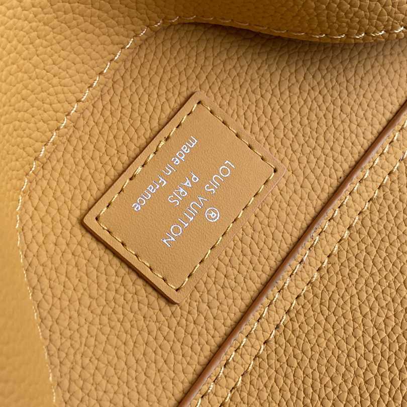 Louis Vuitton Sling Bag(30-16-3cm)   M21419 - FashionPlug