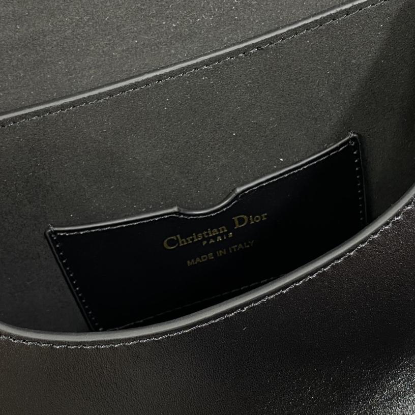 Dior Medium Dior Bobby Bag - FashionPlug