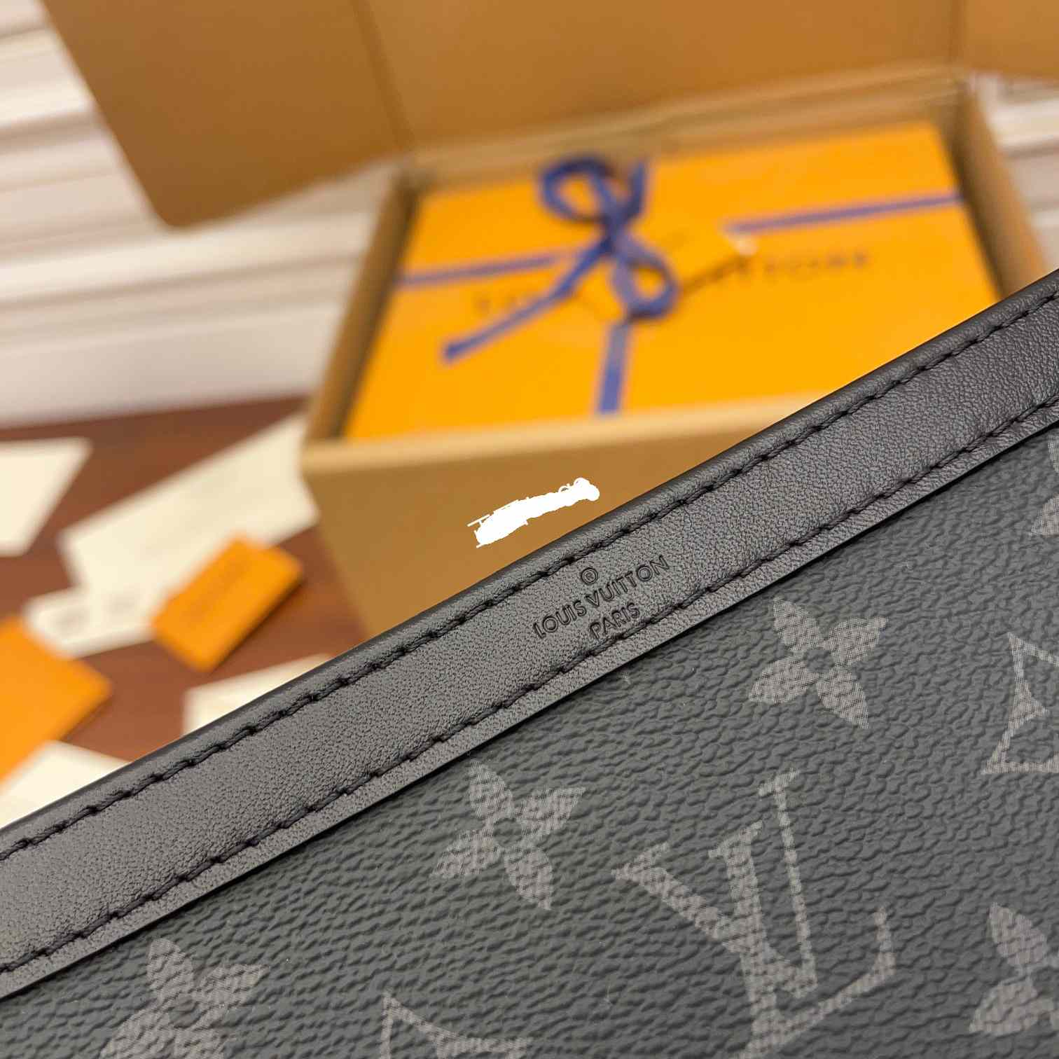 Louis Vuitton Gaston Wearable Wallet(22x14.5x4.5CM)   M81124 - FashionPlug