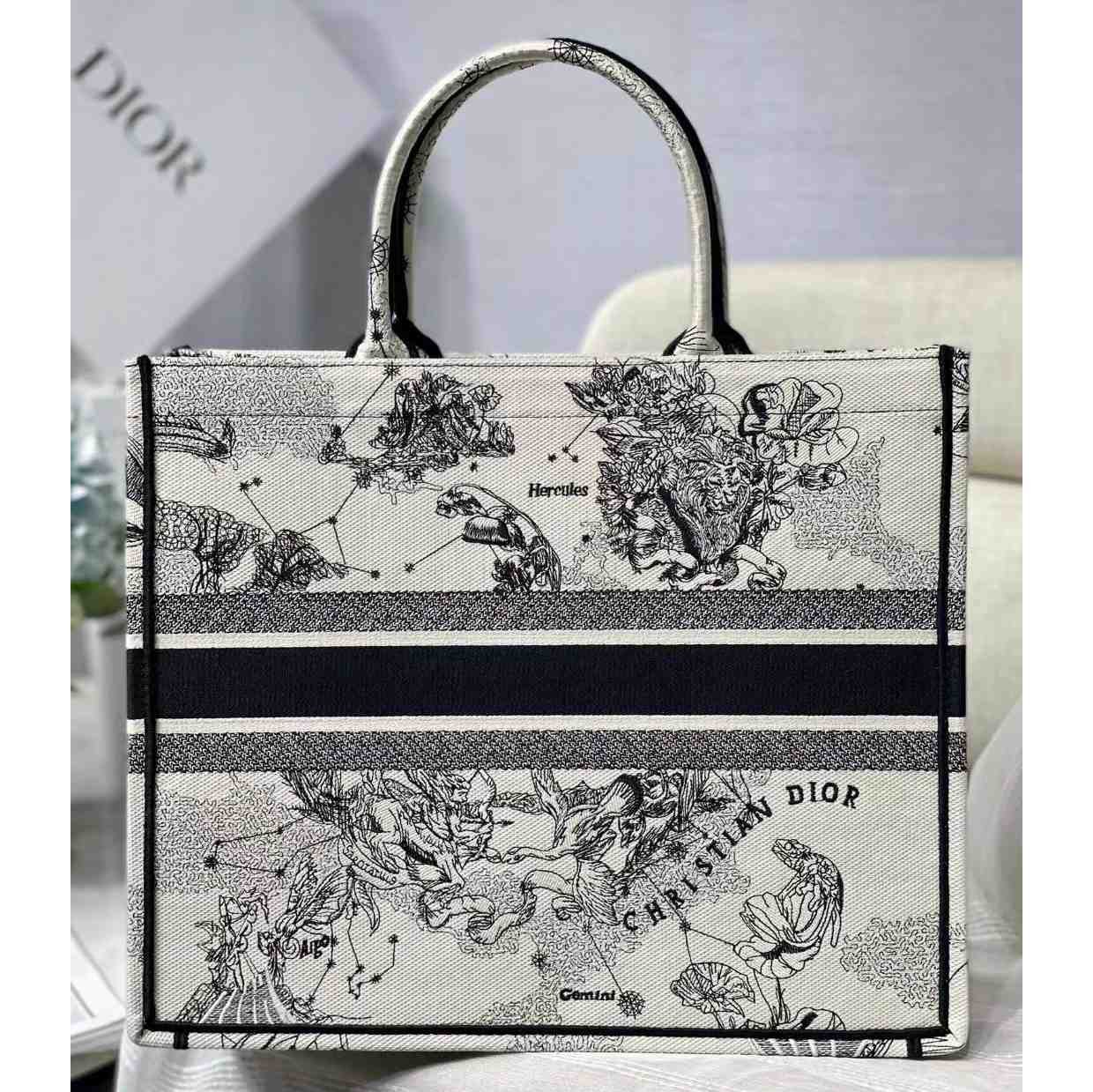 Dior Oblique Embroidered Book Tote(41.5-25-18cm)-Embroiderable Characters - FashionPlug
