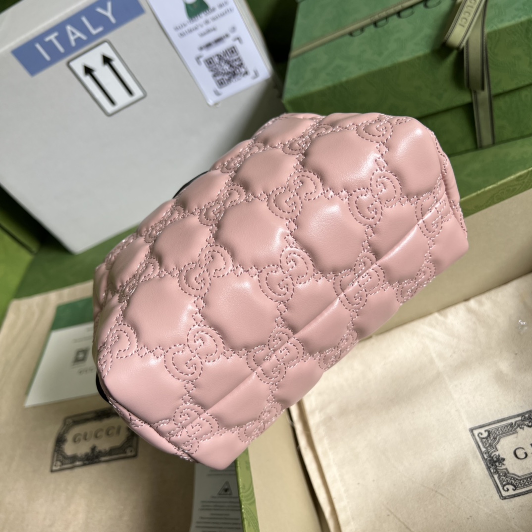 Gucci GG Matelassé Beauty Case(16*12.5*9cm) - FashionPlug