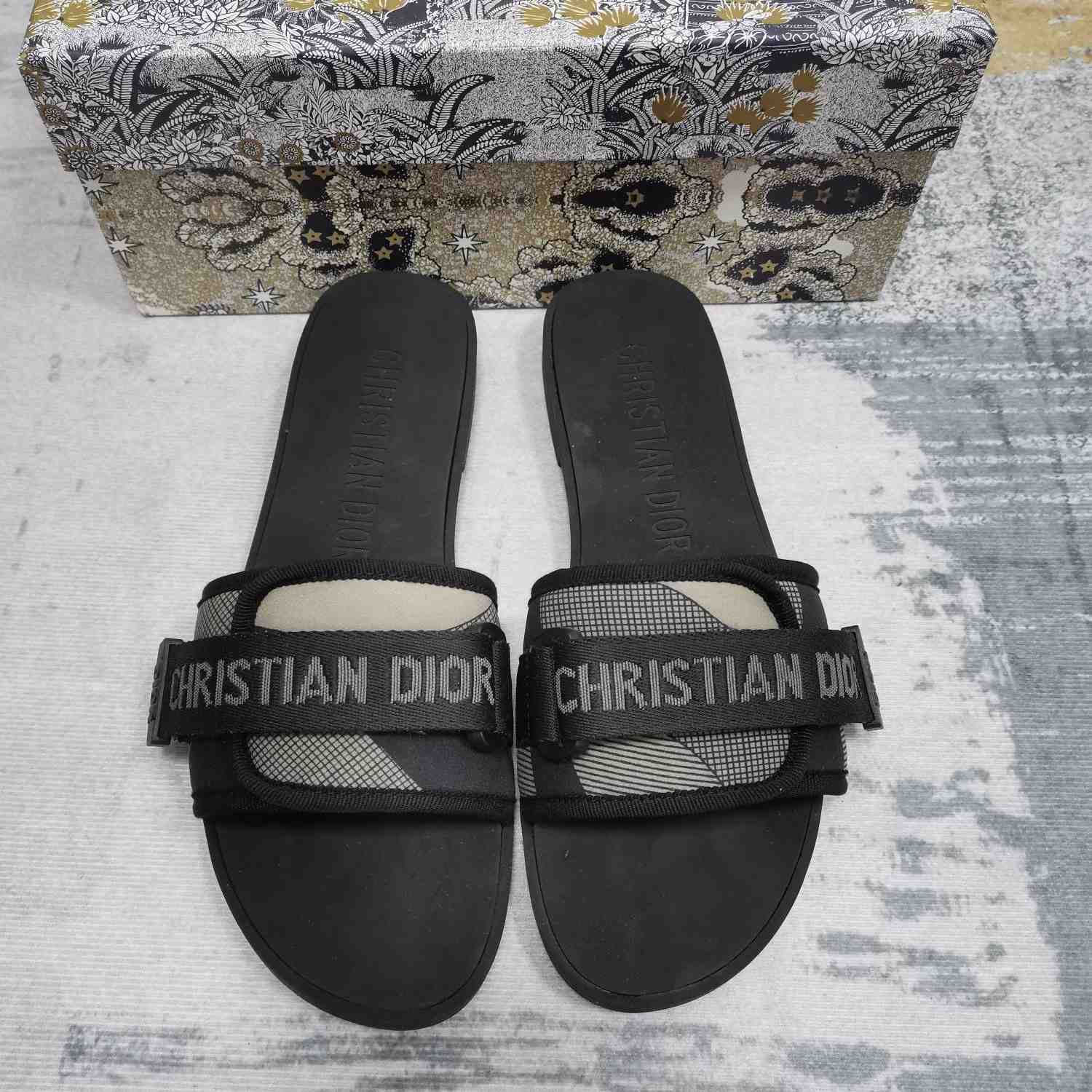 Dior Evolution Slide - FashionPlug
