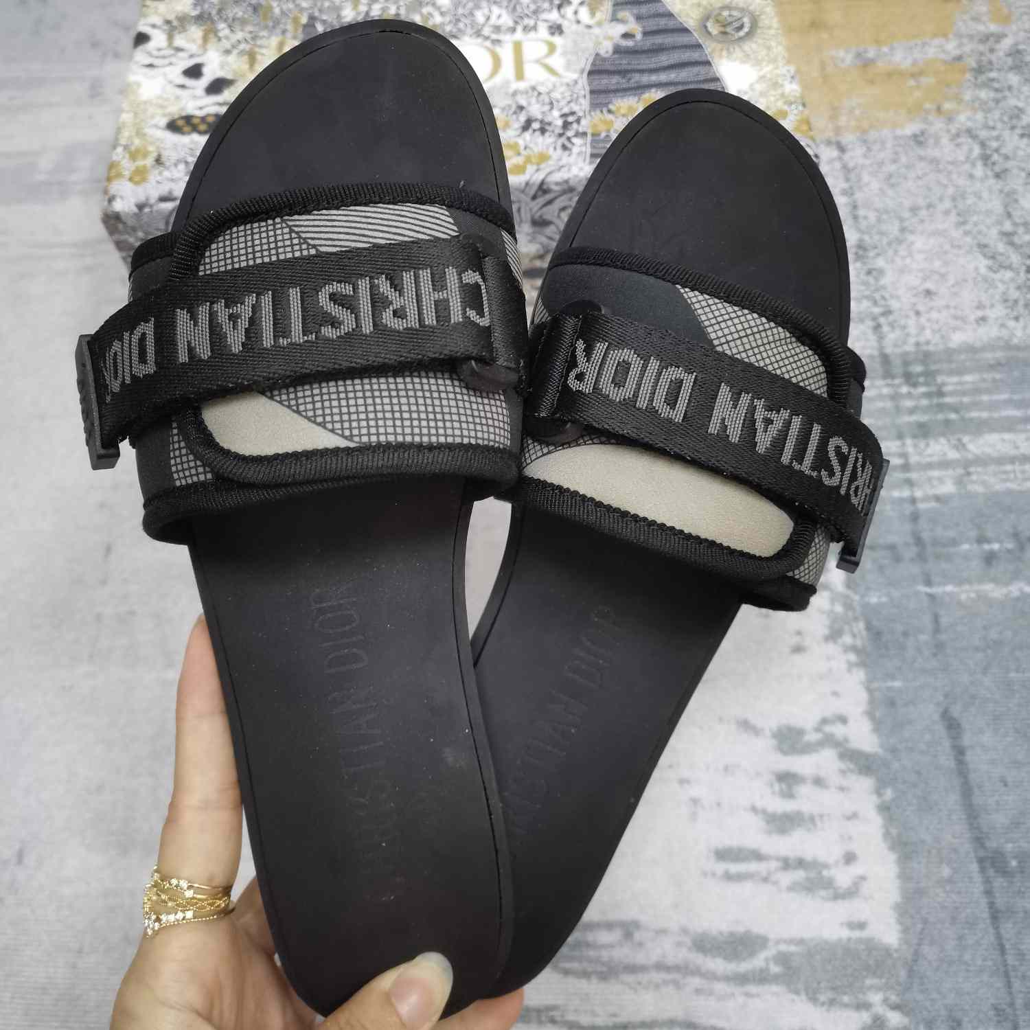 Dior Evolution Slide - FashionPlug
