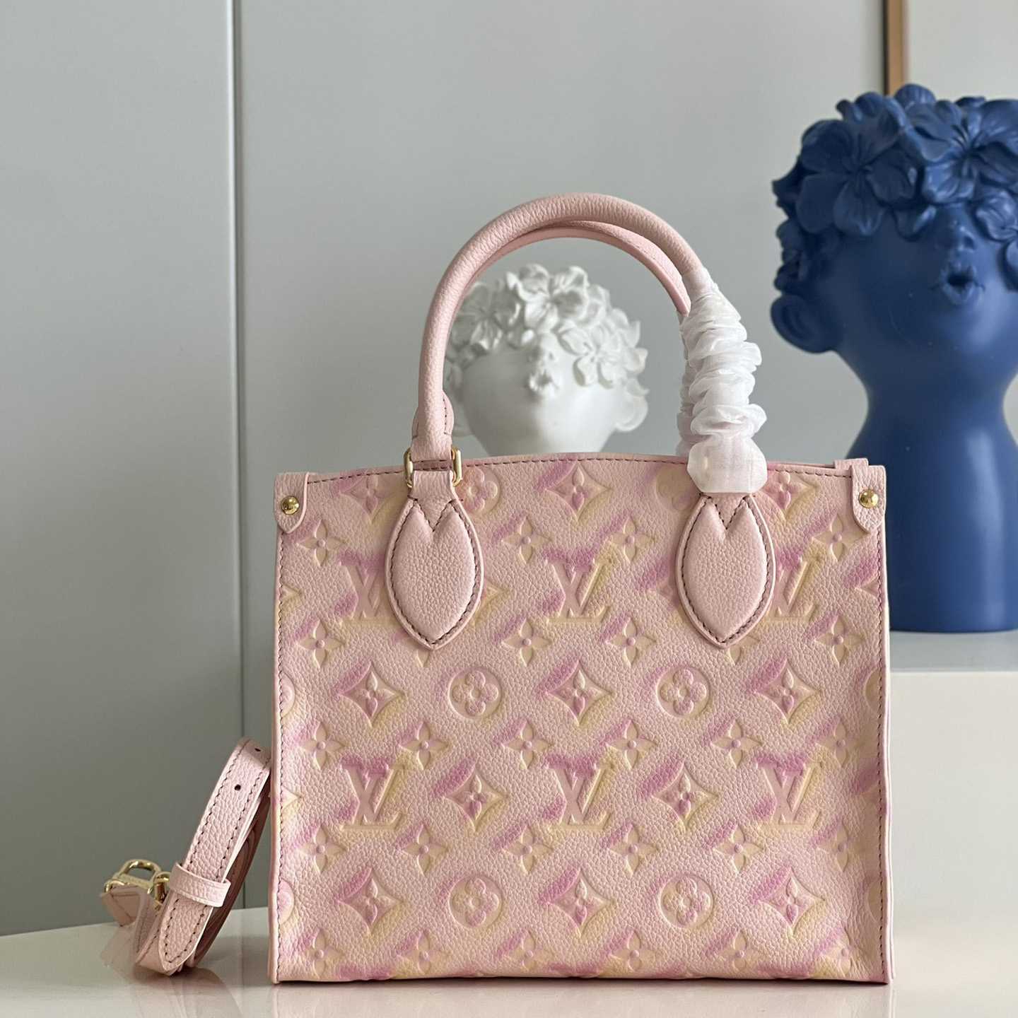 Louis Vuitton OnTheGo PM Tote Bag (25 x 19 x 11.5 cm)   M46168 - FashionPlug
