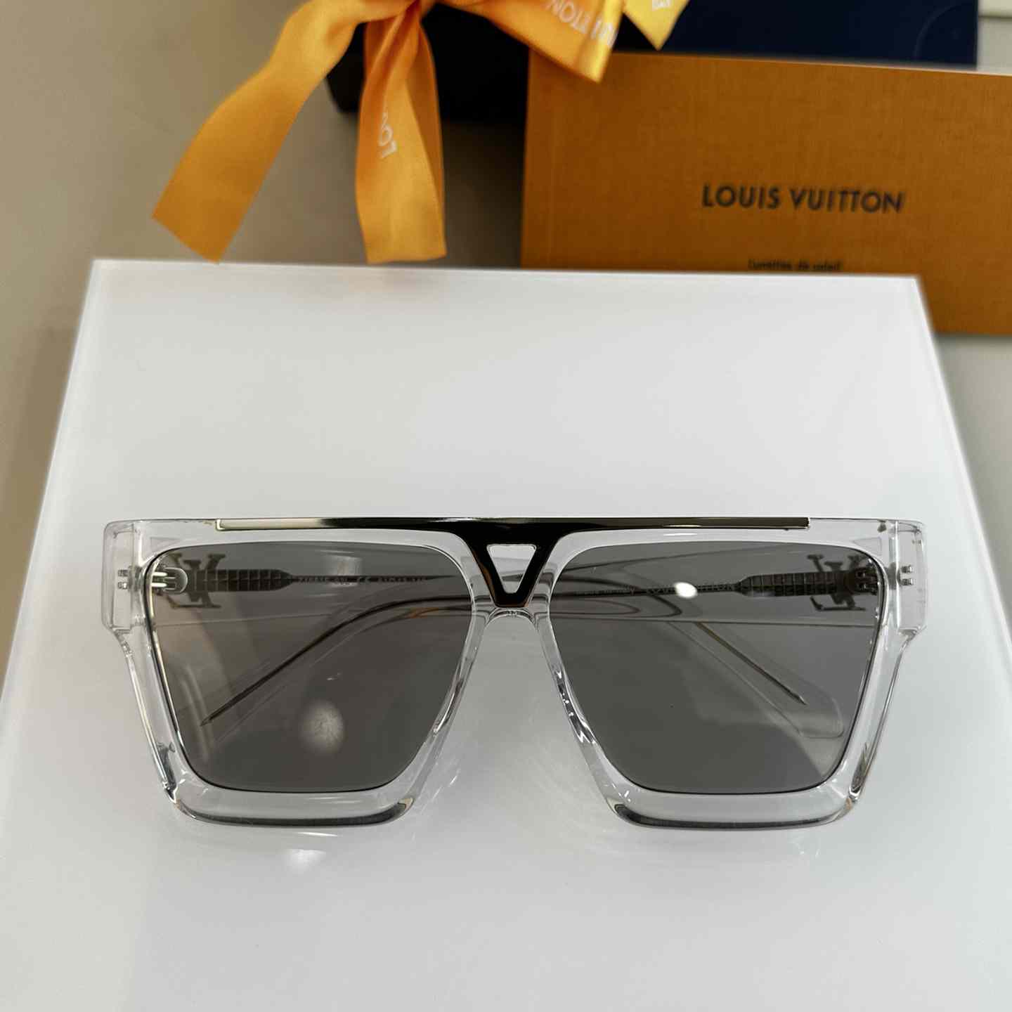 Louis Vuitton 1.1 Evidence Sunglasses     Z1682W - FashionPlug