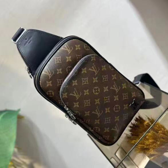 Louis Vuitton Avenue Slingbag       M46327 - FashionPlug