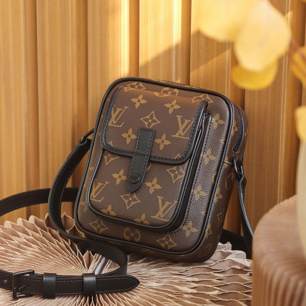 Louis Vuitton Christopher Wearable Wallet(15*17*8cm)   M69404 - FashionPlug