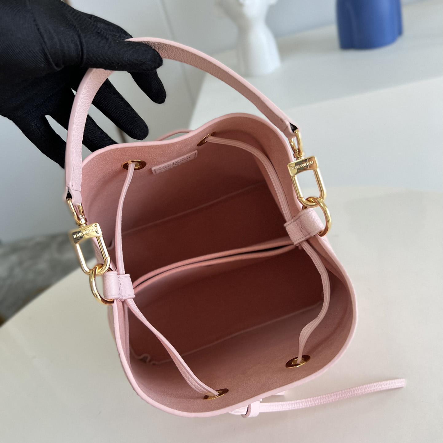 Louis Vuitton Néonoé BB Bucket Bag (20 x 20 x 13 cm)   M46174 - FashionPlug