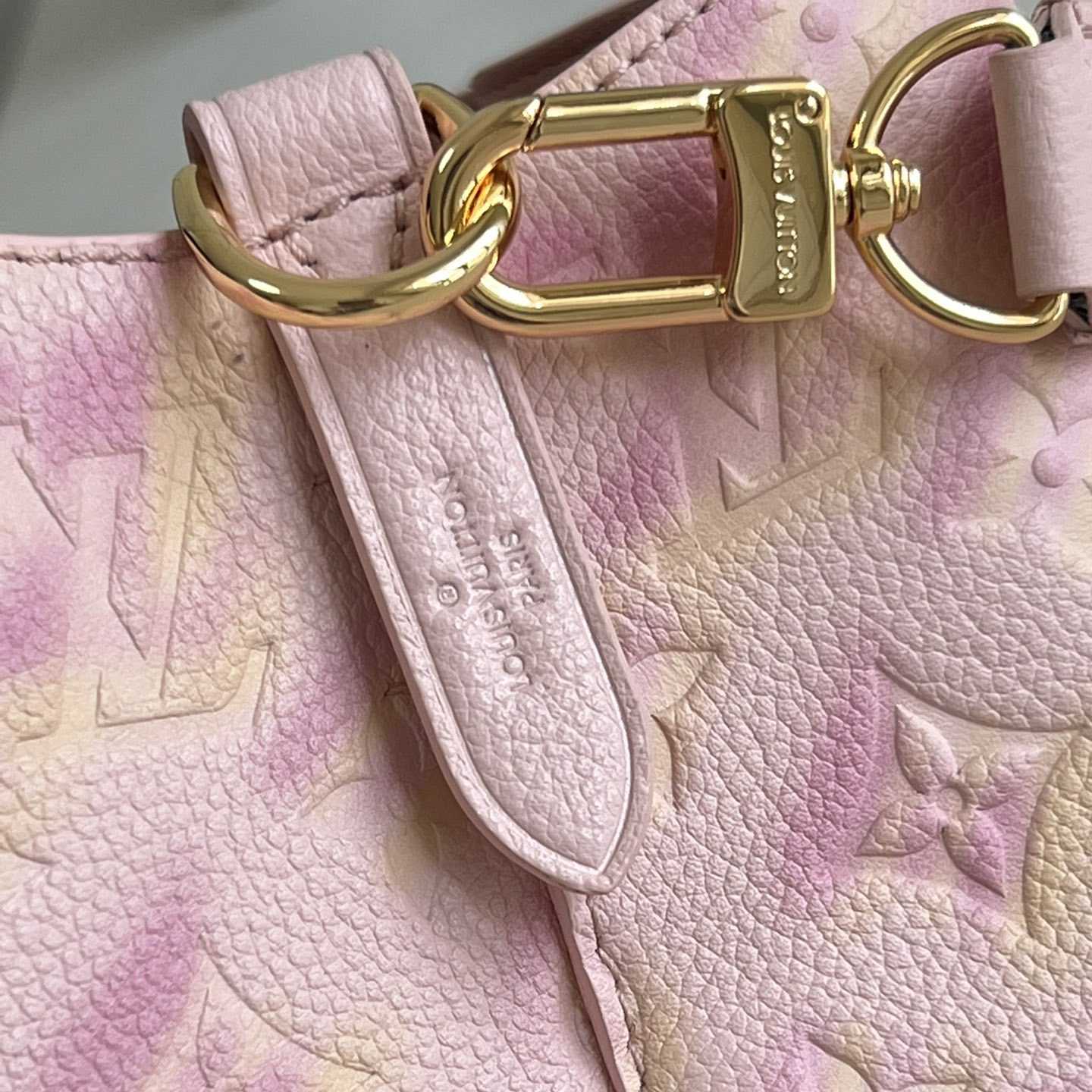 Louis Vuitton Néonoé BB Bucket Bag (20 x 20 x 13 cm)   M46174 - FashionPlug
