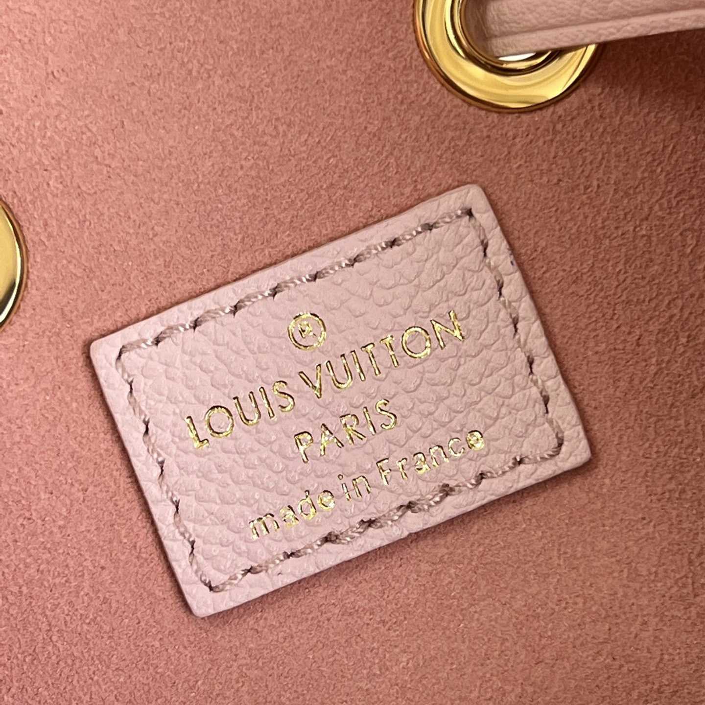 Louis Vuitton Néonoé BB Bucket Bag (20 x 20 x 13 cm)   M46174 - FashionPlug