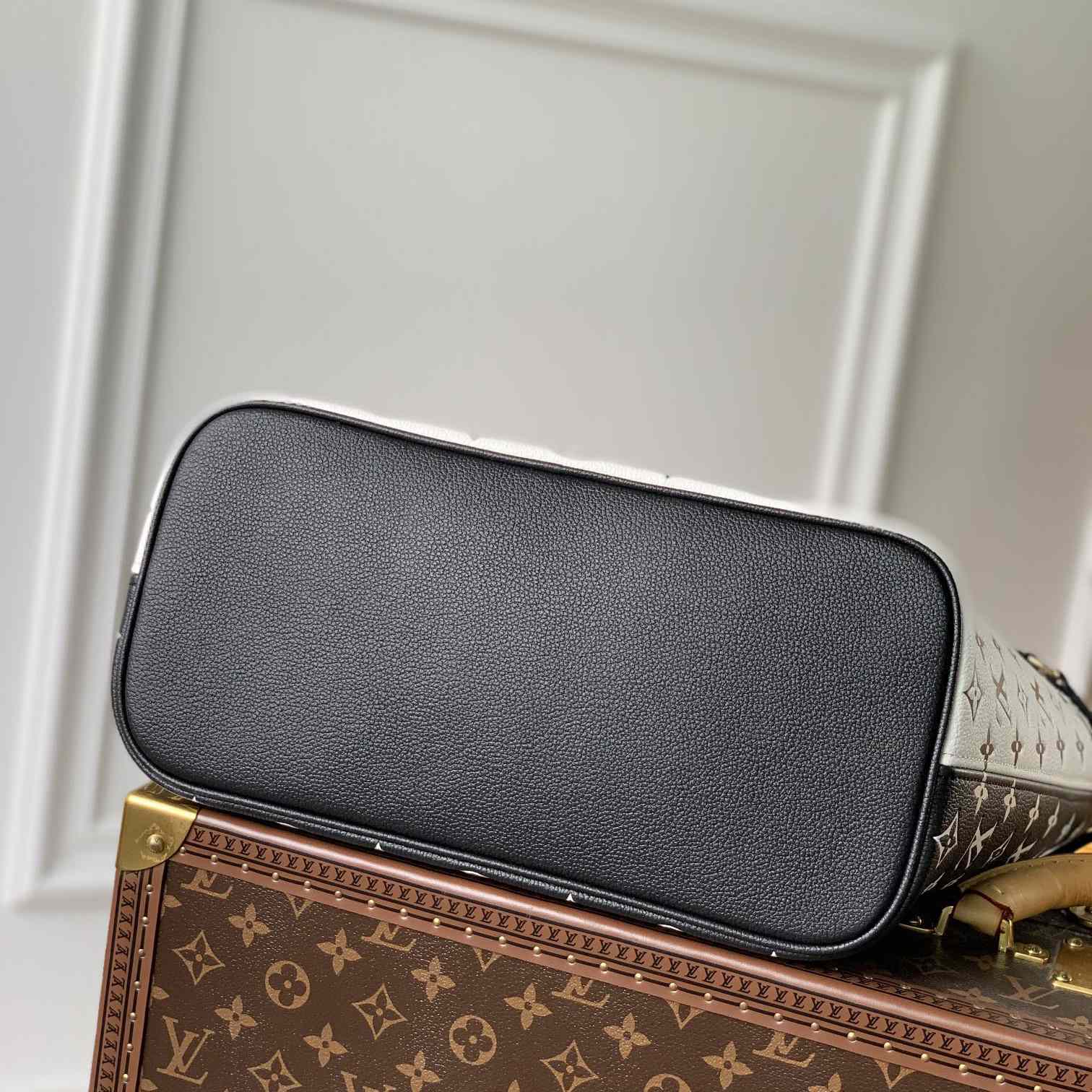 Louis Vuitton Neverfull Tote Bag (31-28-14cm)     M46103   - FashionPlug