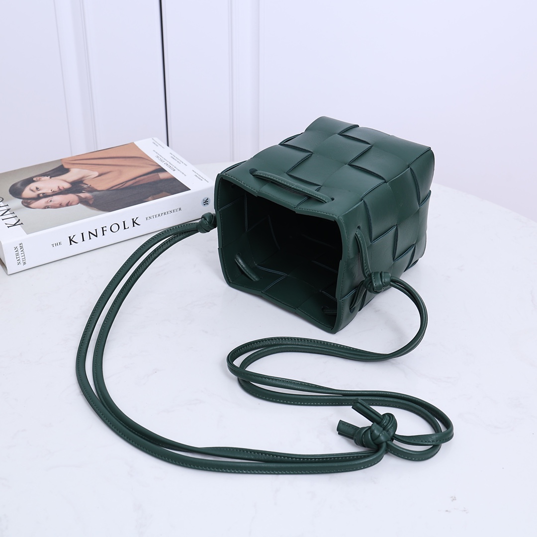 Bottega Veneta Small Cassette Bucket Bag - FashionPlug