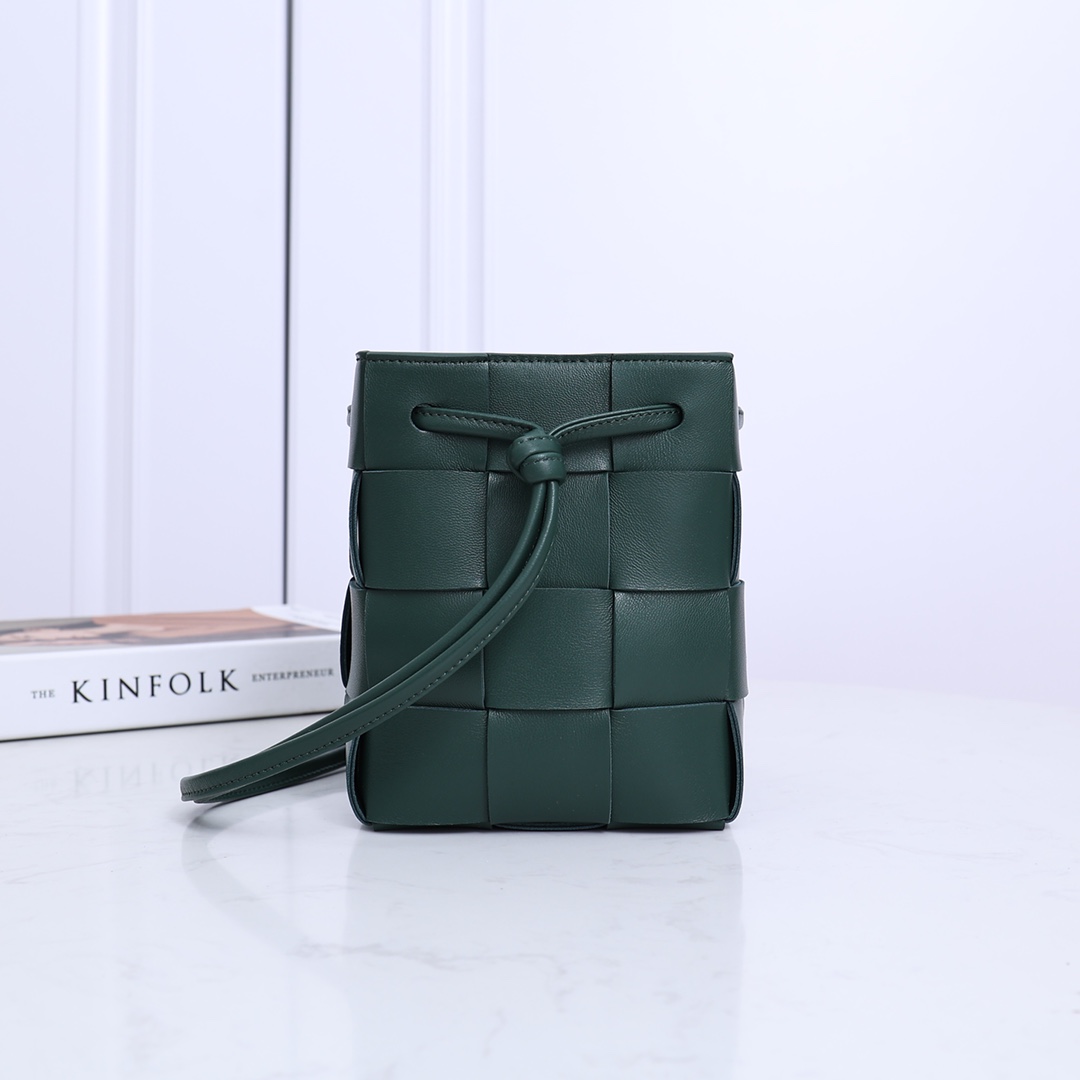 Bottega Veneta Small Cassette Bucket Bag - FashionPlug