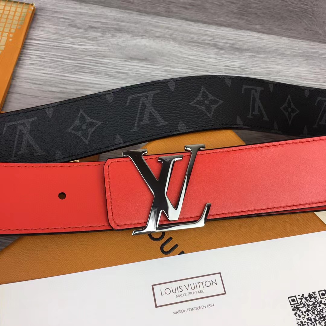 Louis Vuitton LV Initials 40MM Reversible Belt    M0601Q - FashionPlug