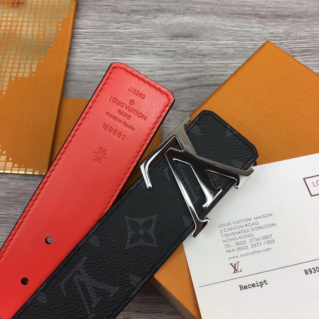 Louis Vuitton LV Initials 40MM Reversible Belt    M0601Q - FashionPlug
