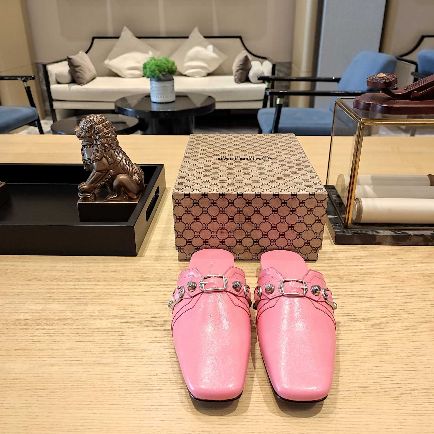 Balenciaga Women's Cosy Cagole Mule  - FashionPlug