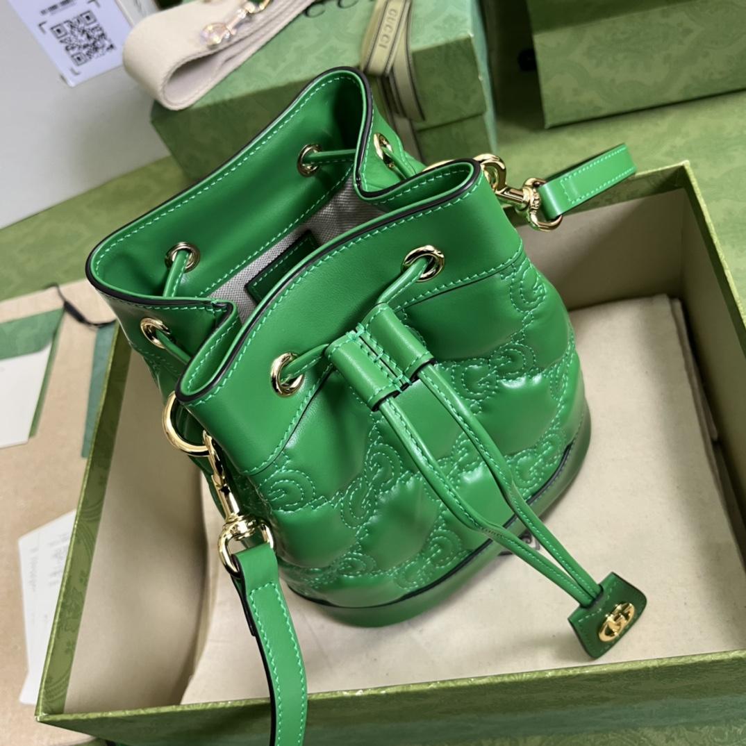 Gucci GG Matelassé Bucket Bag (17*20*10cm) - FashionPlug