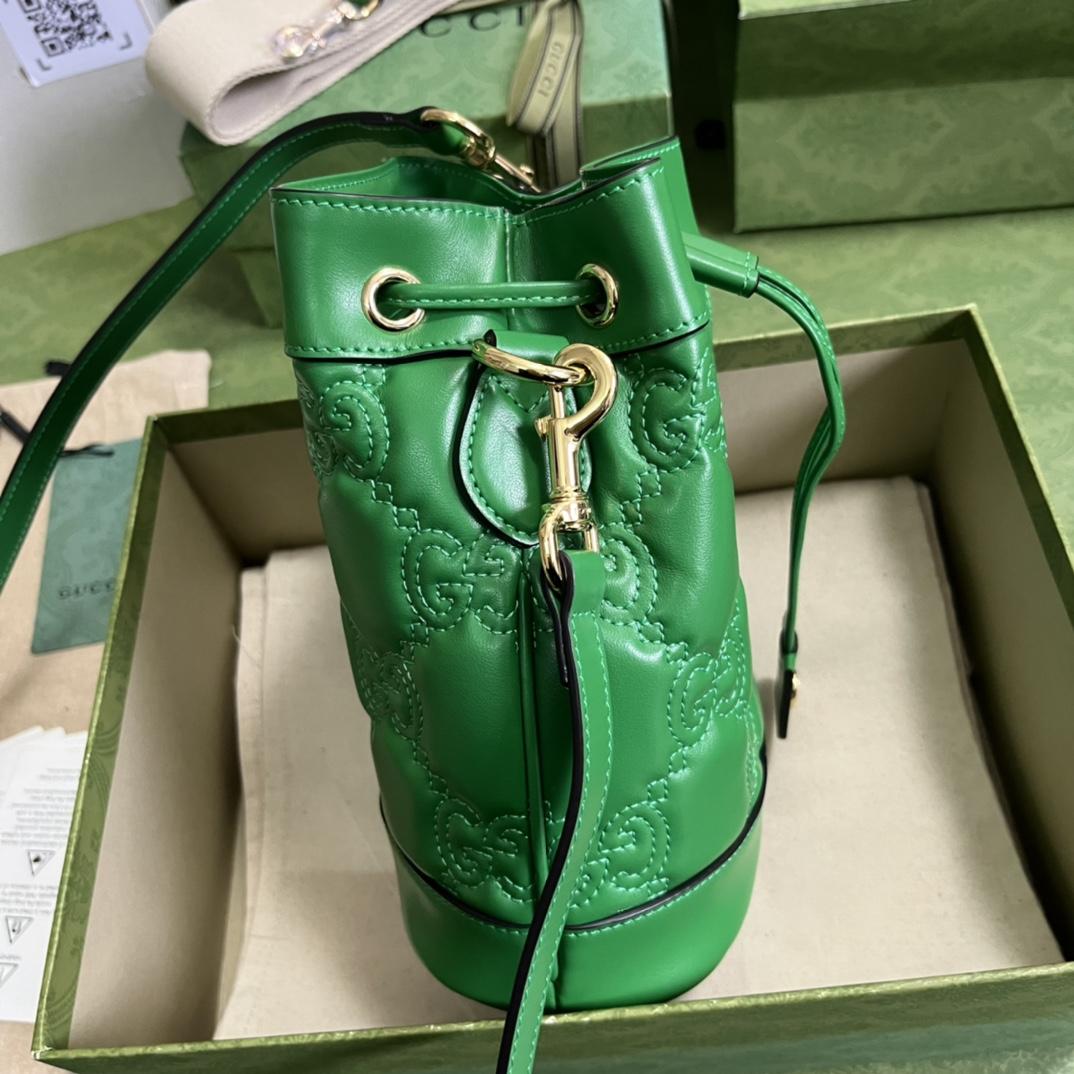 Gucci GG Matelassé Bucket Bag (17*20*10cm) - FashionPlug