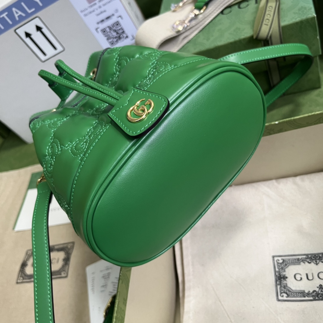 Gucci GG Matelassé Bucket Bag (17*20*10cm) - FashionPlug