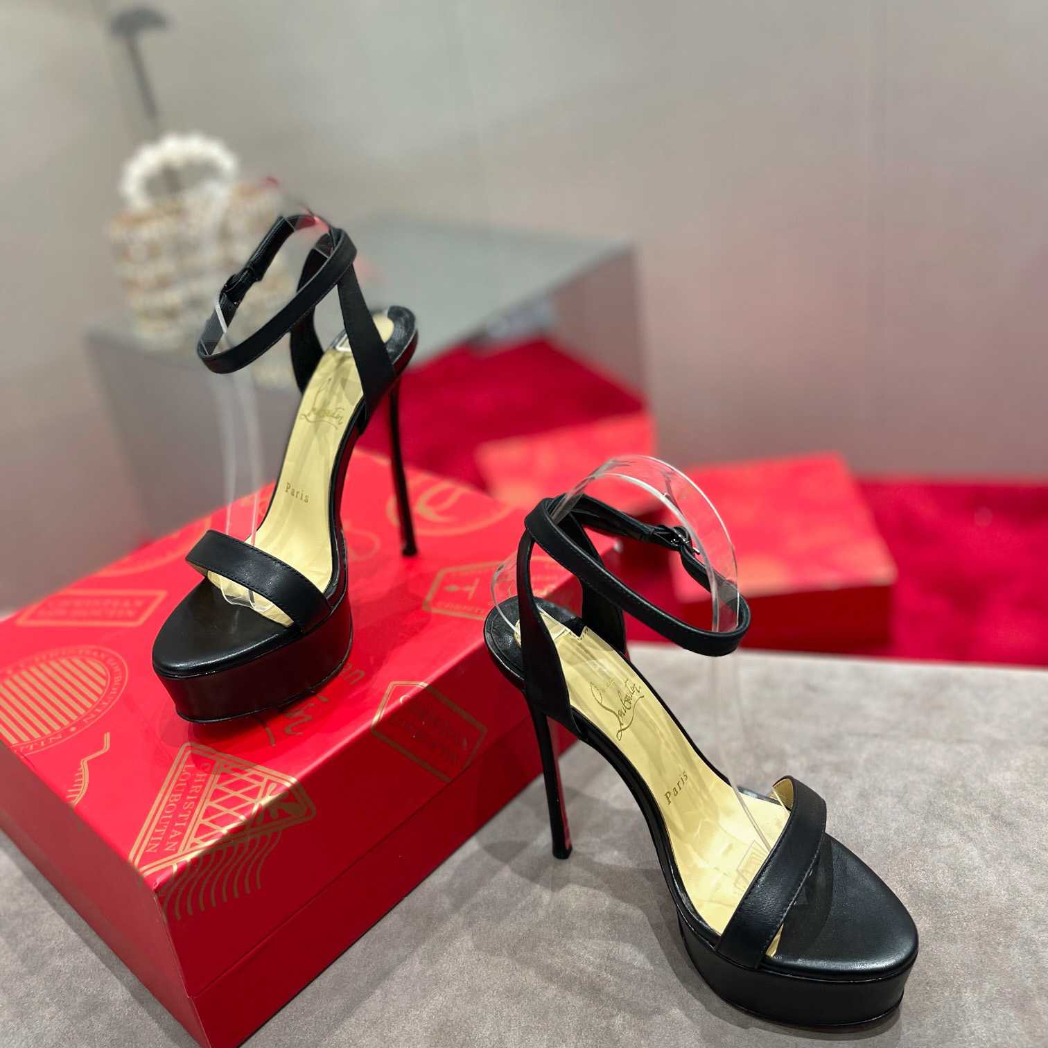 Christian Louboutin Loubi Queen Alta   150mm - FashionPlug