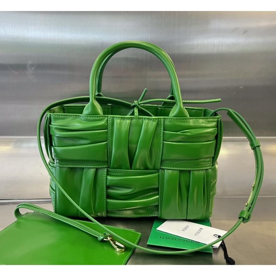Bottega Veneta Mini Arco Tote Bag - FashionPlug