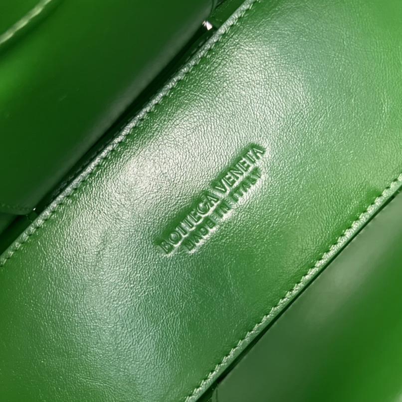Bottega Veneta Mini Arco Tote Bag - FashionPlug