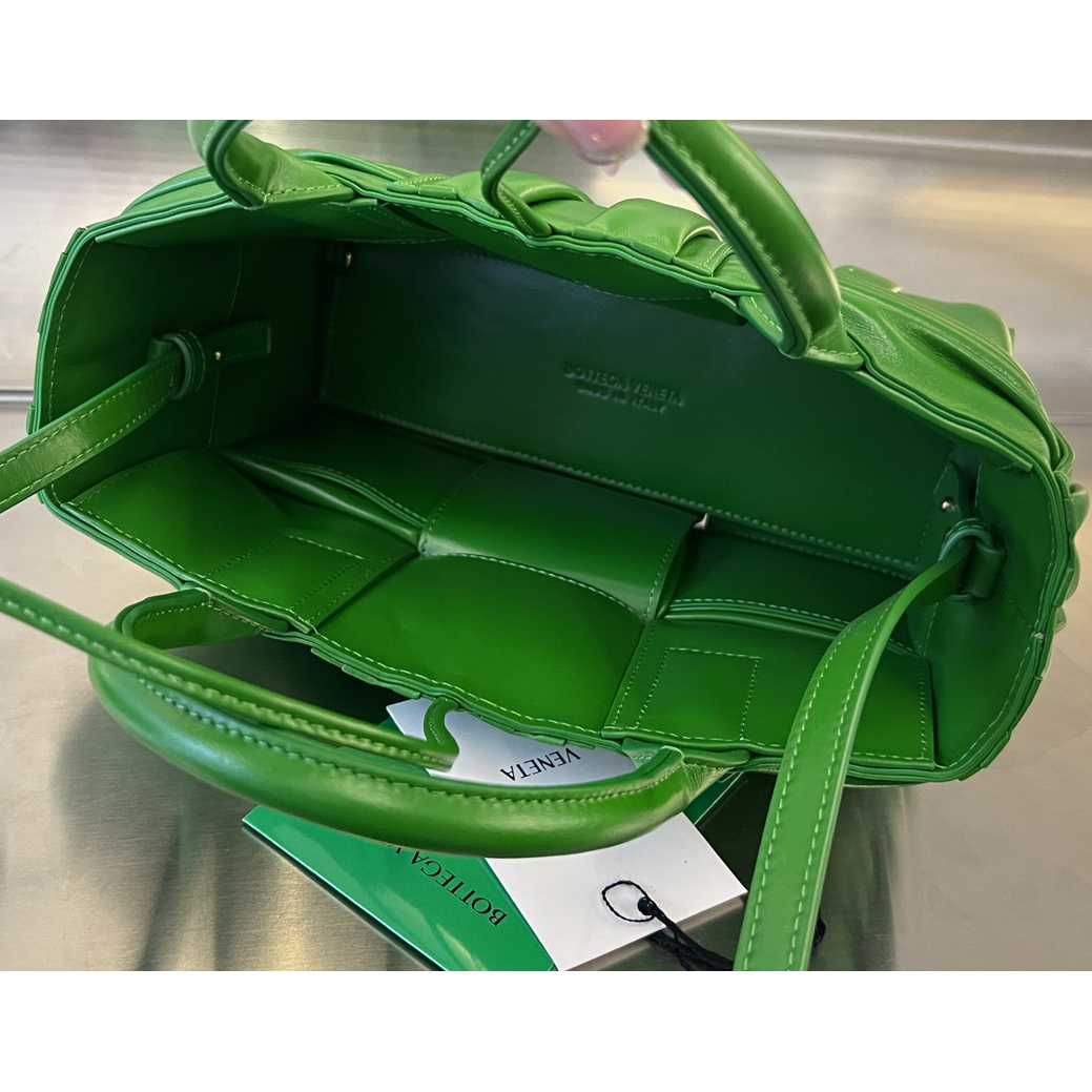 Bottega Veneta Mini Arco Tote Bag - FashionPlug
