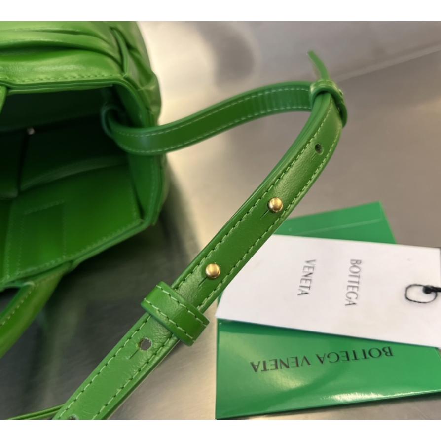 Bottega Veneta Mini Arco Tote Bag - FashionPlug