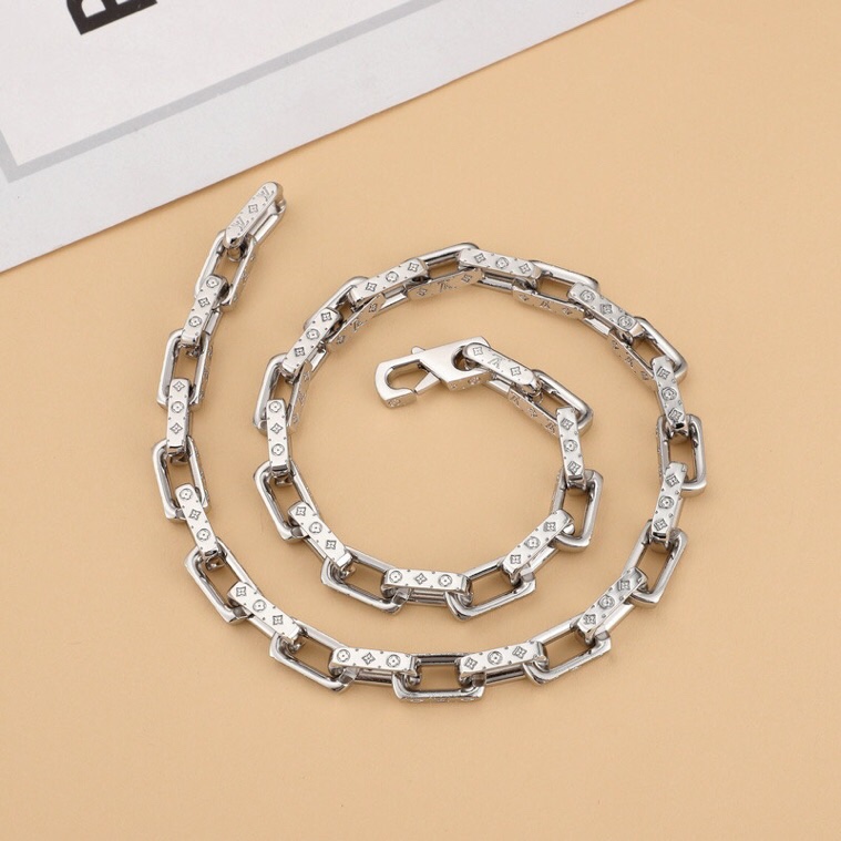Louis Vuitton Monogram Chain Necklace     M00307 - FashionPlug