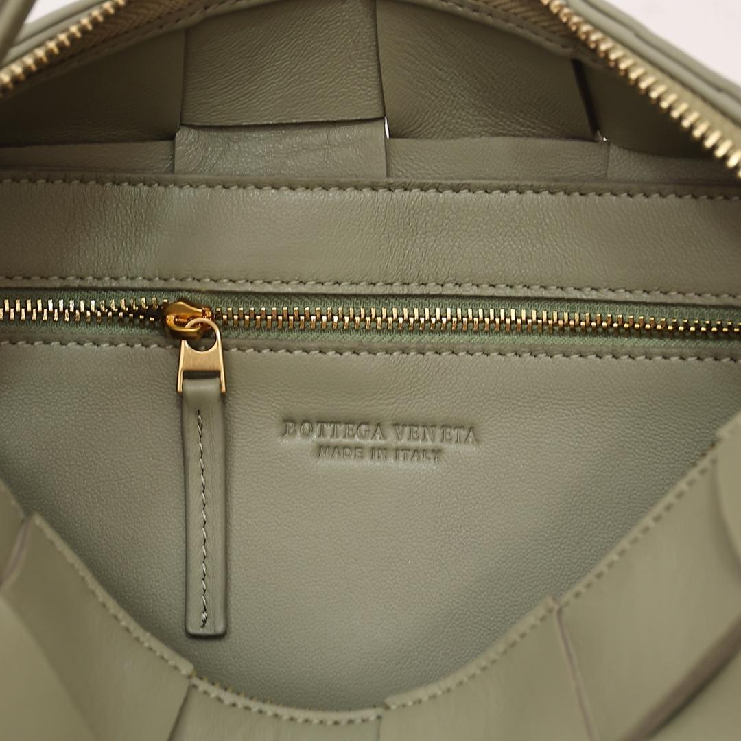 Bottega Veneta Brick Cassette - FashionPlug