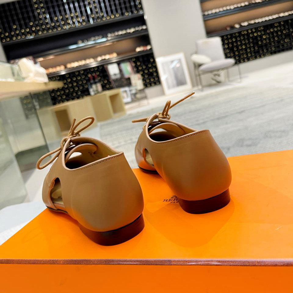 Hermes Lace-Up Shoes - FashionPlug