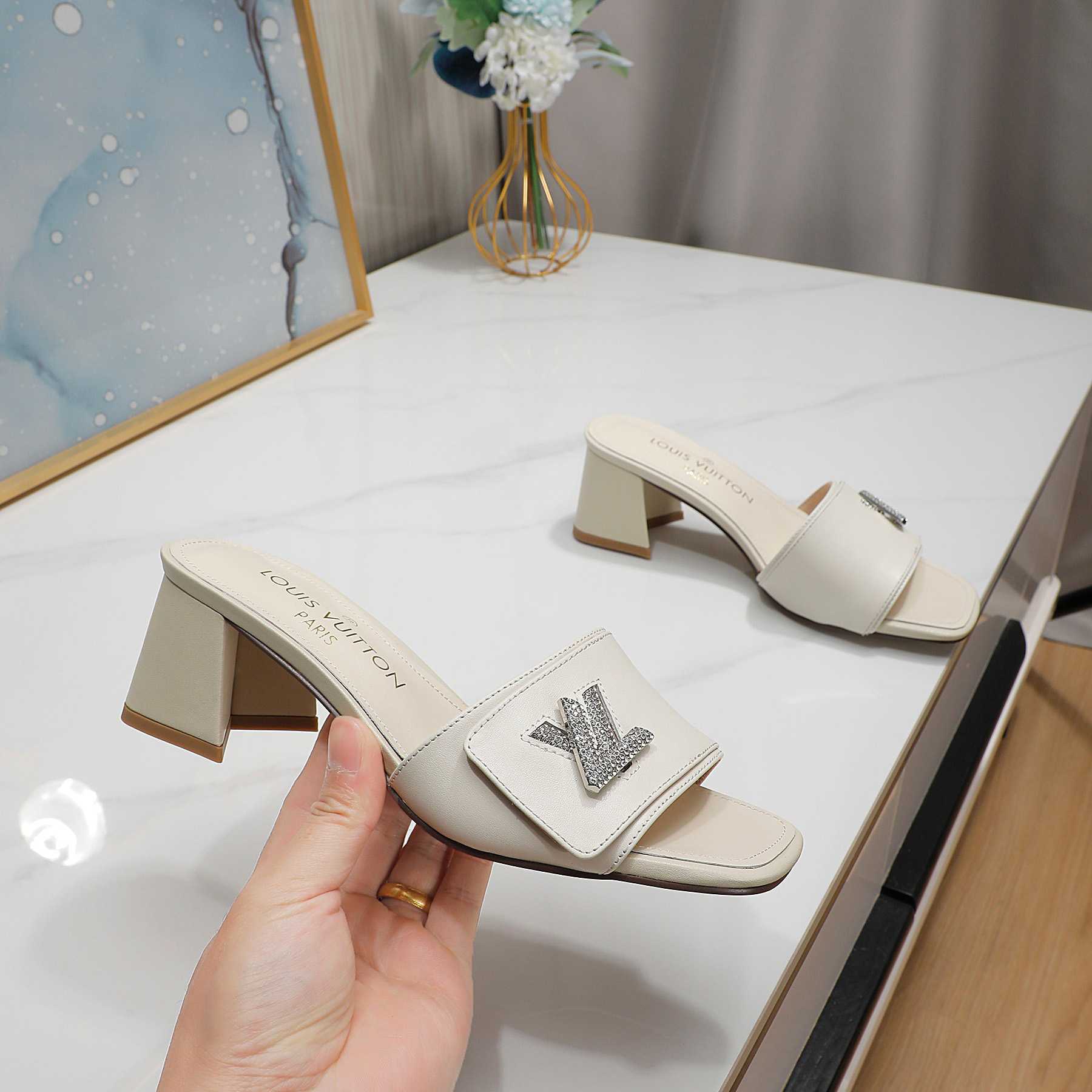 Louis Vuitton Shake Mule     1AB2PD - FashionPlug