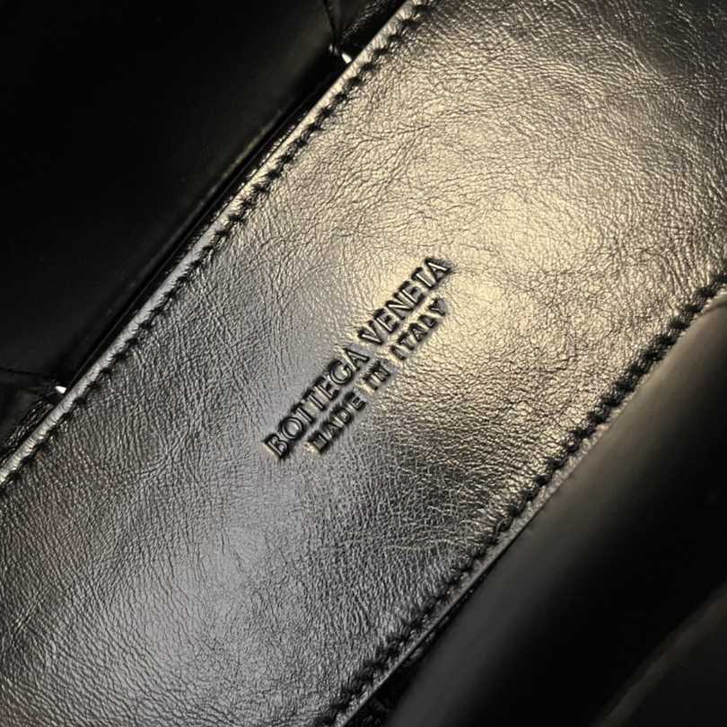 Bottega Veneta Mini Arco Tote Bag - FashionPlug