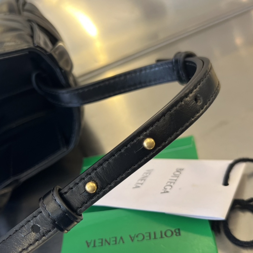 Bottega Veneta Mini Arco Tote Bag - FashionPlug