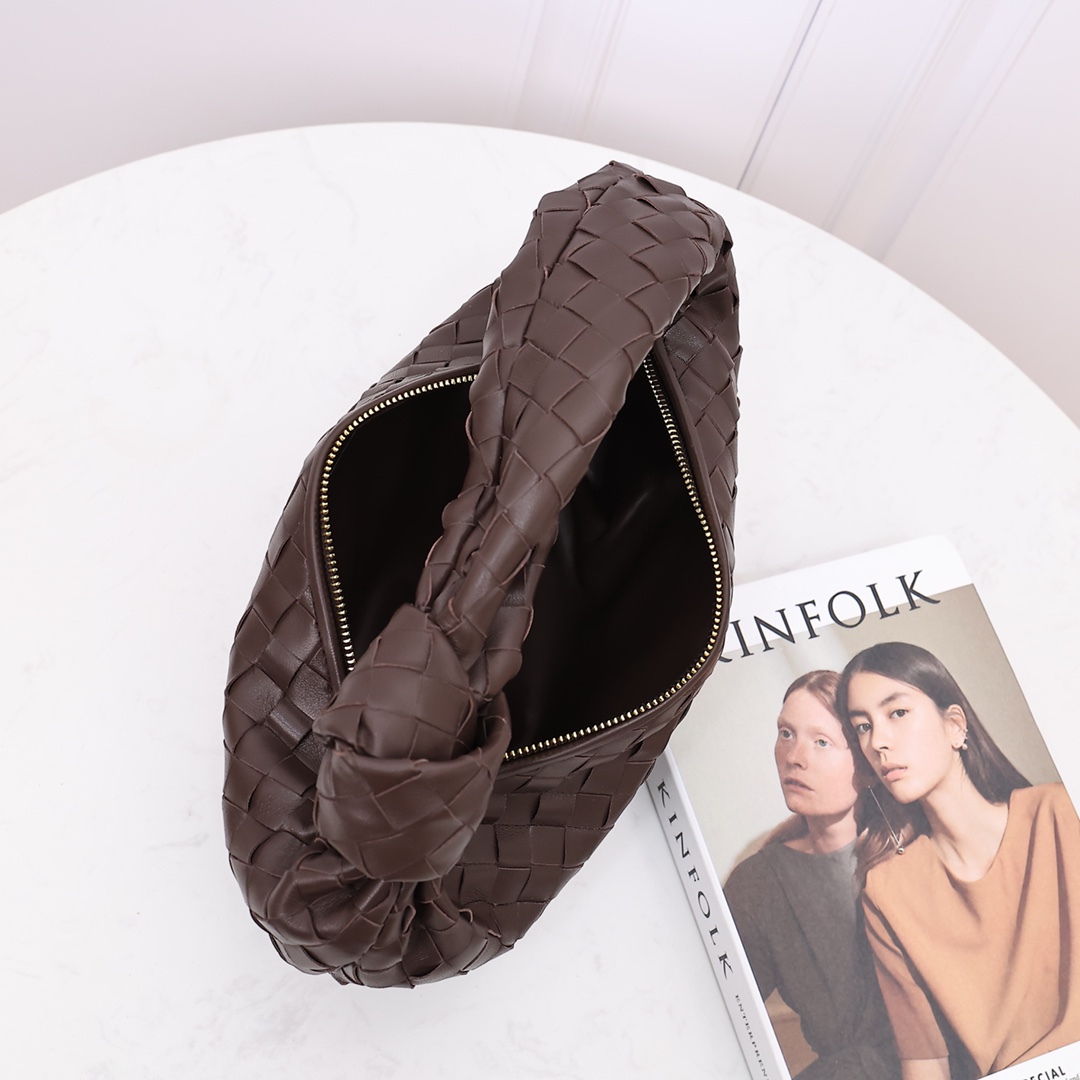Bottega Veneta Teen Jodie - FashionPlug