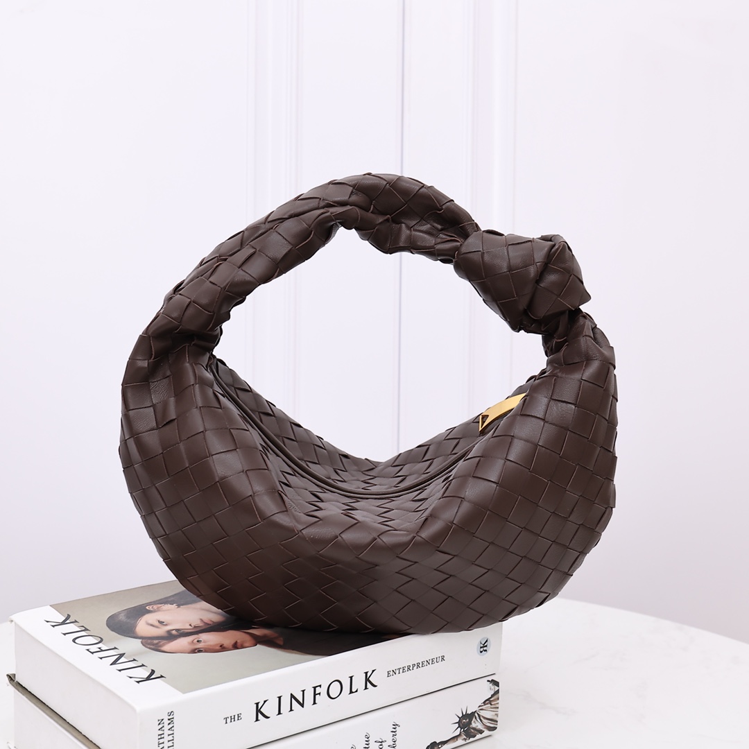 Bottega Veneta Teen Jodie - FashionPlug